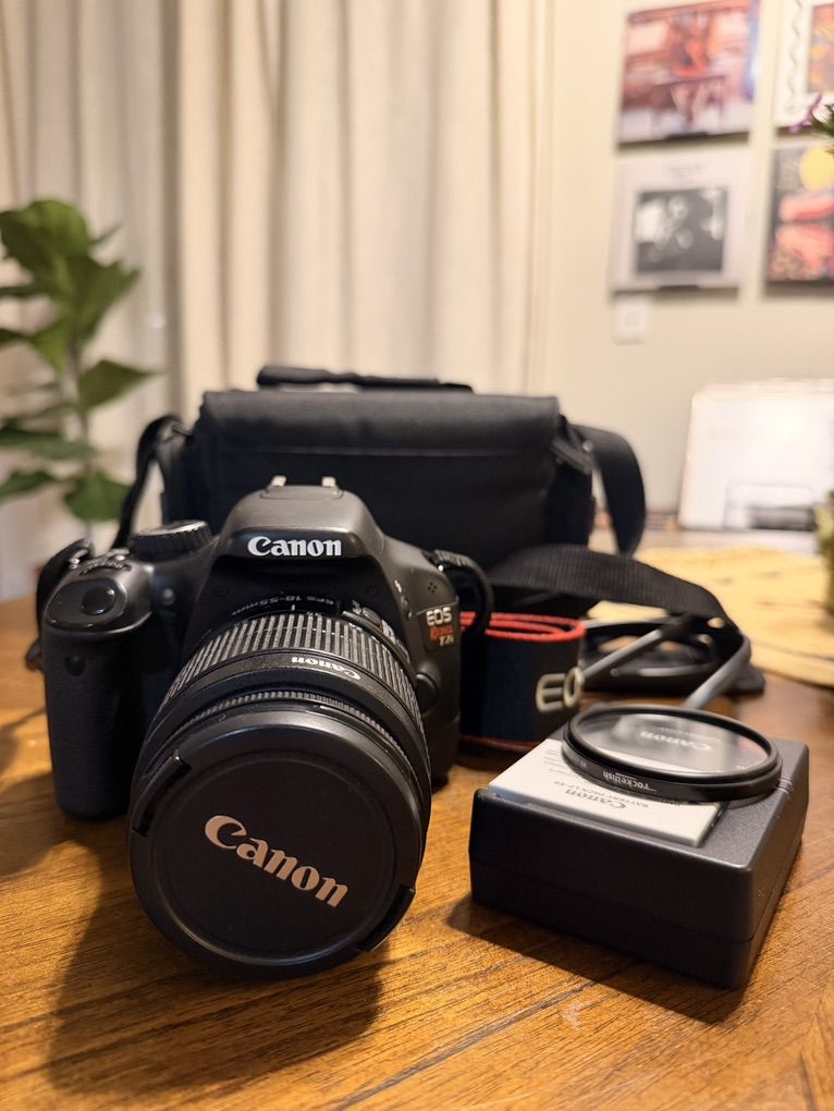 Canon EOS Rebel T2i DSLR Camera