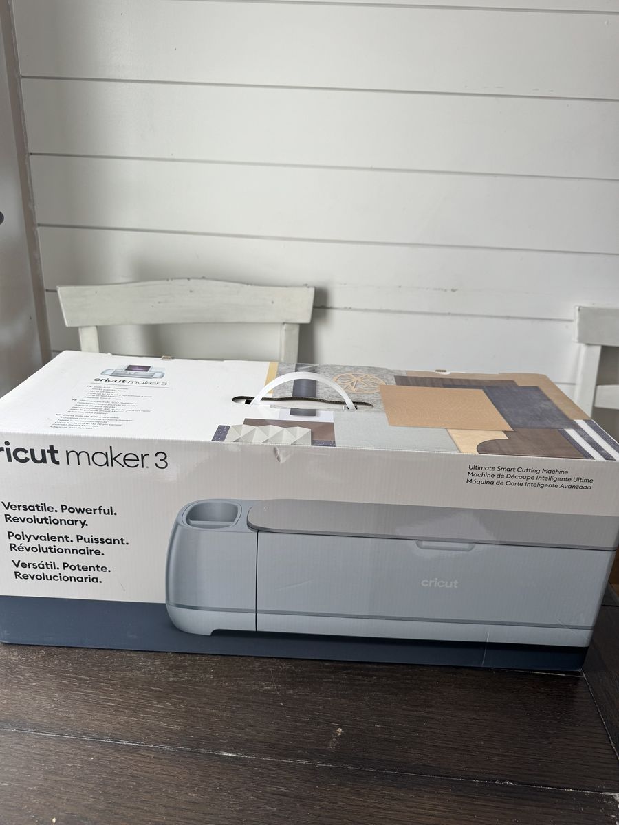 *NEW* in box Cricut Maker 3