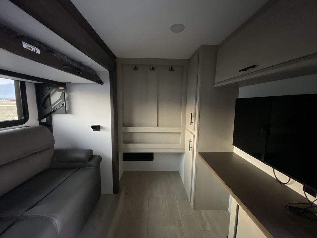 Main image 51