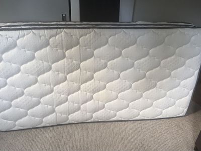 Clean twin mattress pillow top