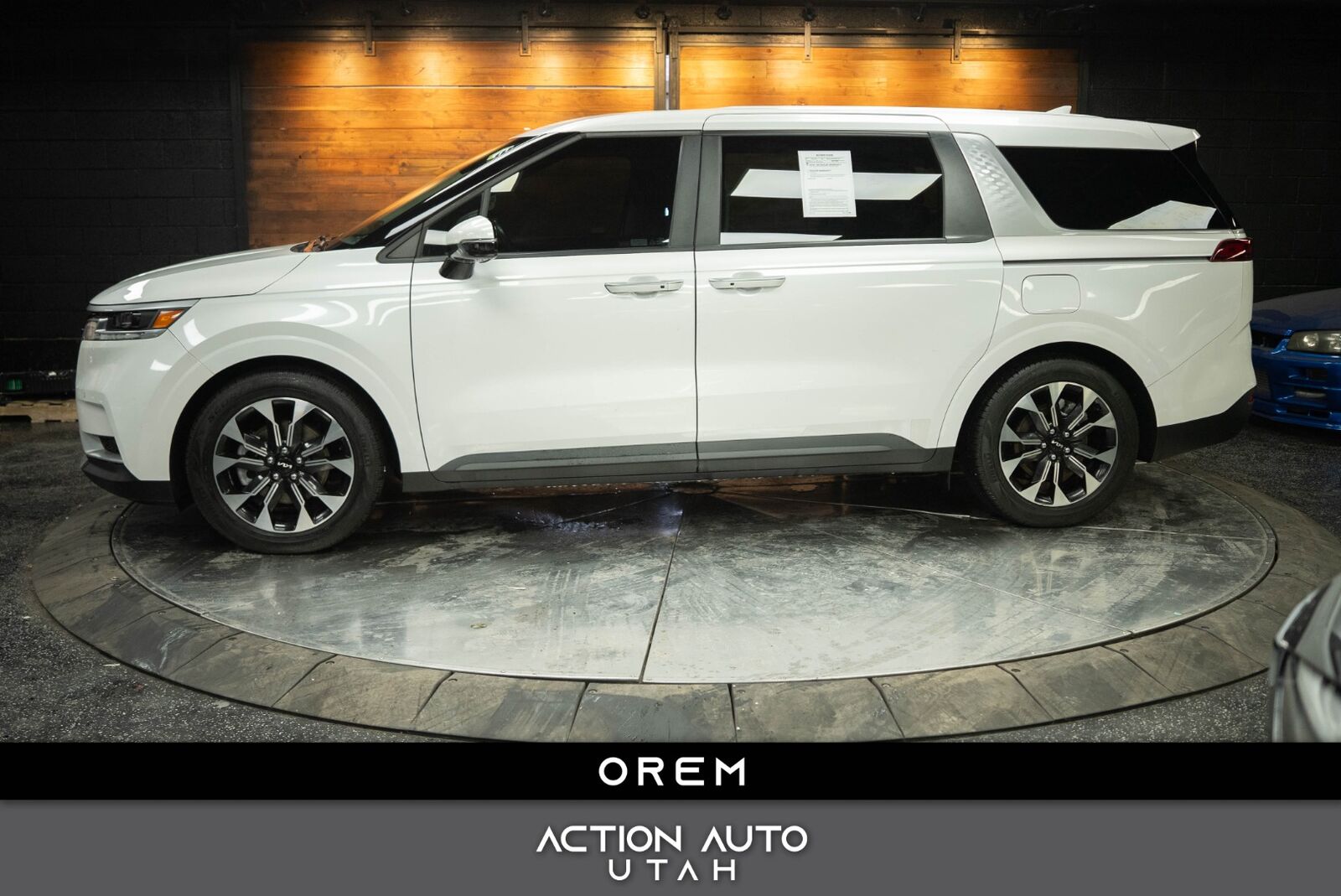 2022 KIA CARNIVAL EX