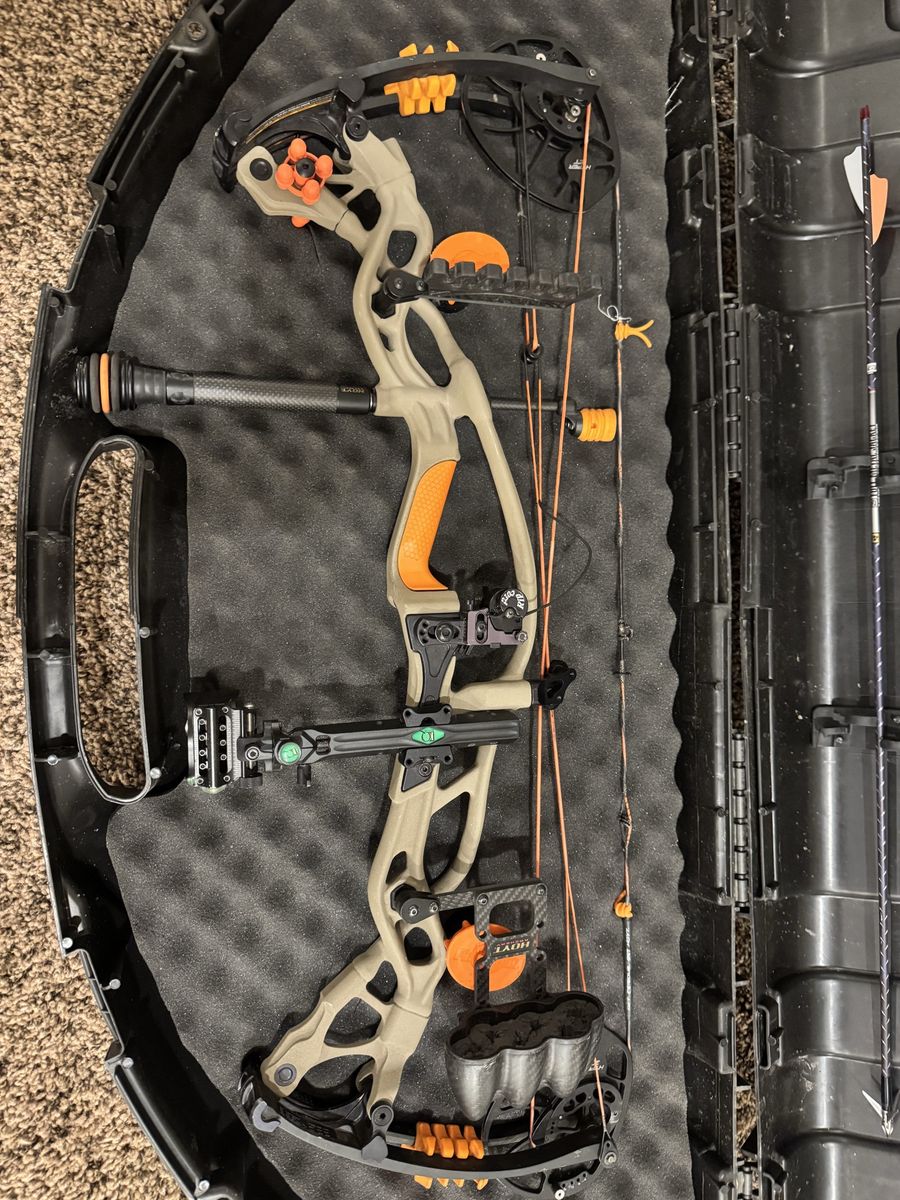 Hoyt RX-1 Alpha compound bow