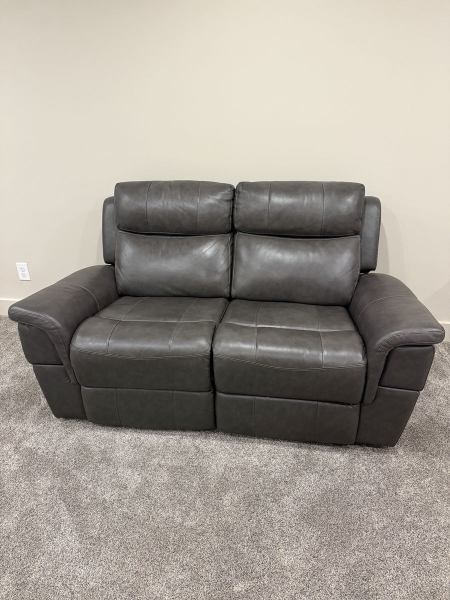 Dark Gray Leather Reclining Power Loveseat - Excellent Like New