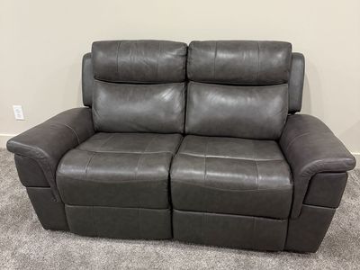 Dark Gray Leather Reclining Power Loveseat - Excellent Like New