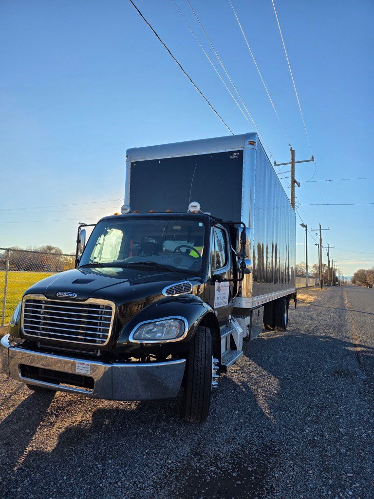 2017 Freightliner M2 106