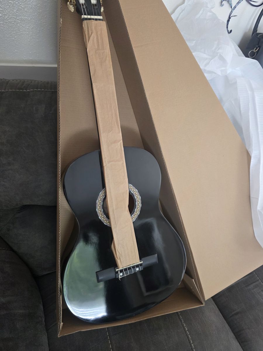Classical Guitar (Black)- NEW