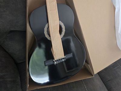 Classical Guitar (Black)- NEW