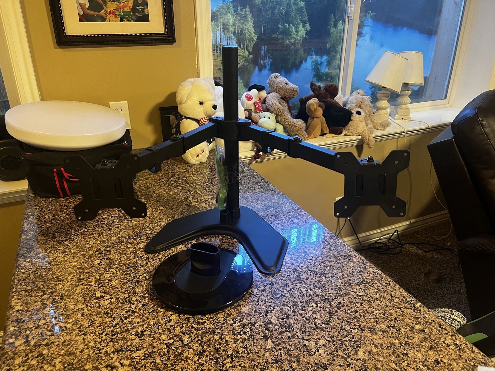 Dual monitor stand