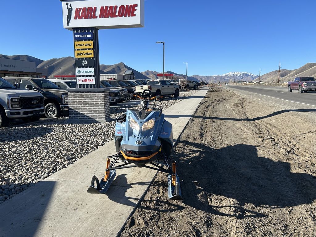 2022 Ski-Doo Summit® X® 850 E-TEC® Turbo 165 SS PowderMax.L.3.0 H_ALT Blue