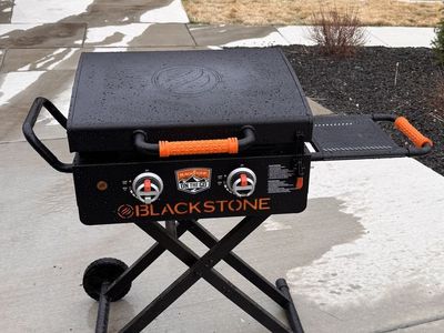 Blackstone 22 On-the-Go Griddle w/ Hood