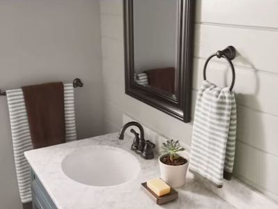 Moen Y2618 Banbury 18 Inch Towel Bar - Brushed Nickle