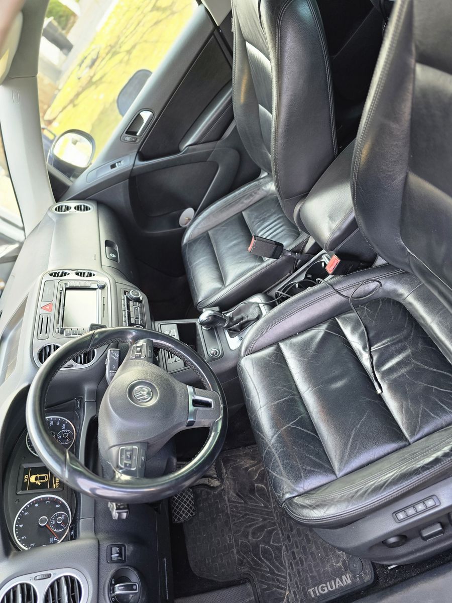 2011 VOLKSWAGEN TIGUAN 2.0T S