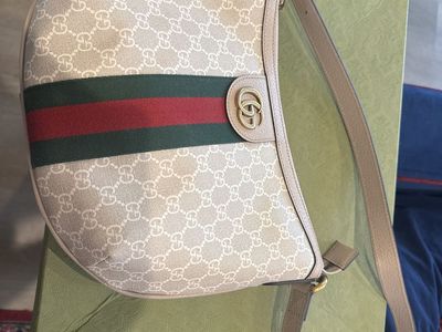 Gucci GG Supreme Ophidia Medium Shoulder Bag