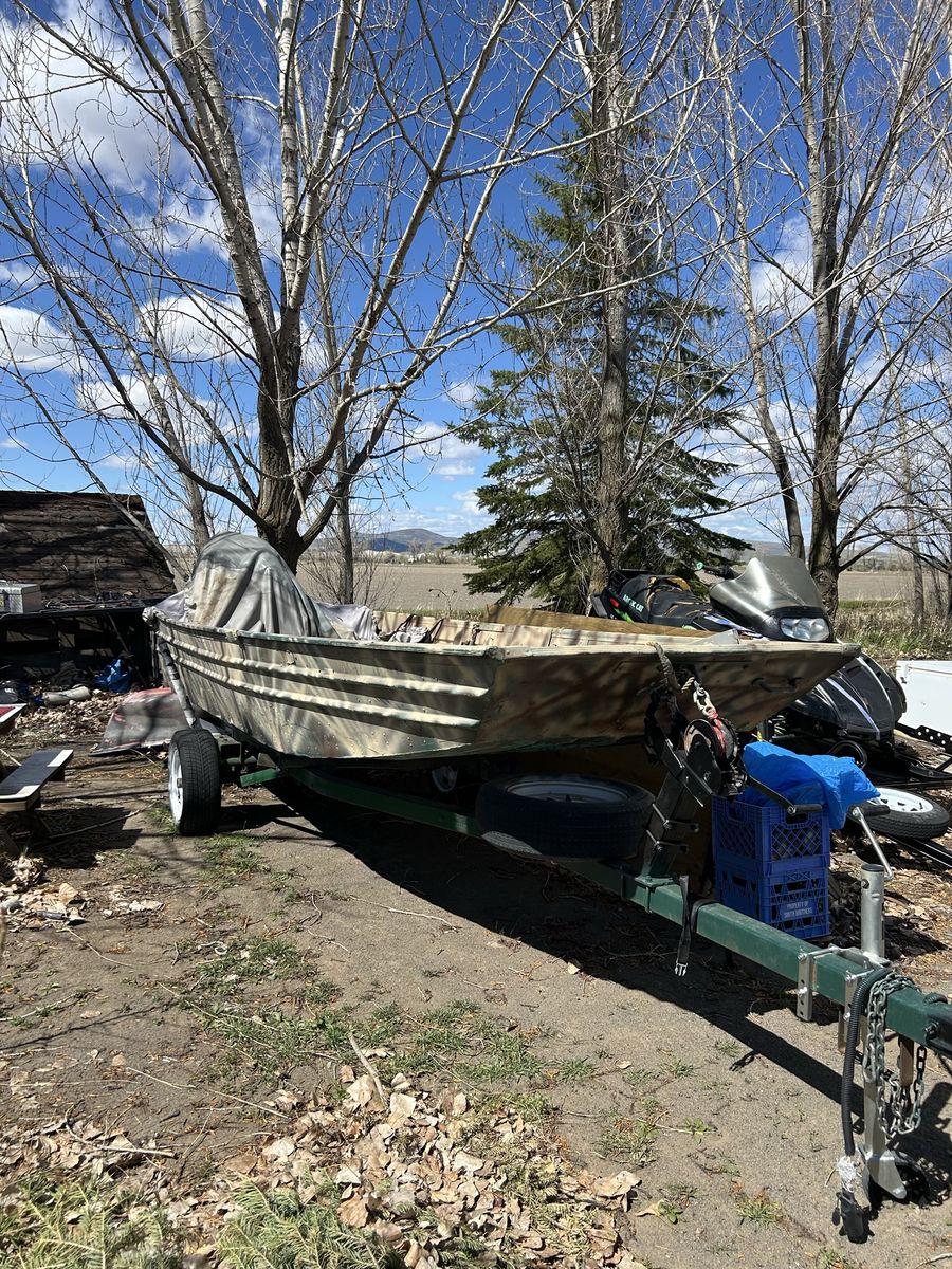 1993 Delhi 16’ Jon boat