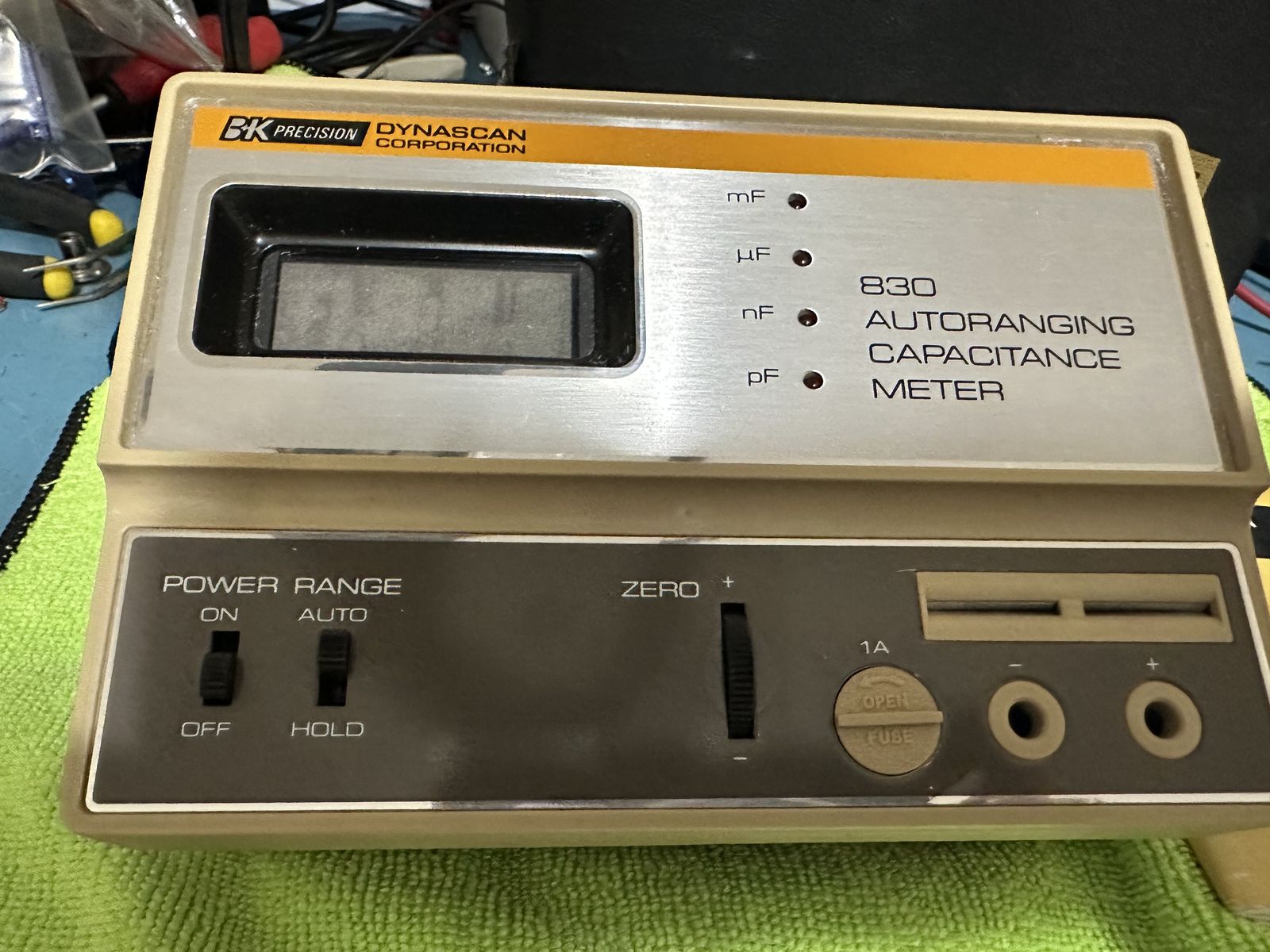 B&K Precision Model 830 Autoranging Capacitor Meter