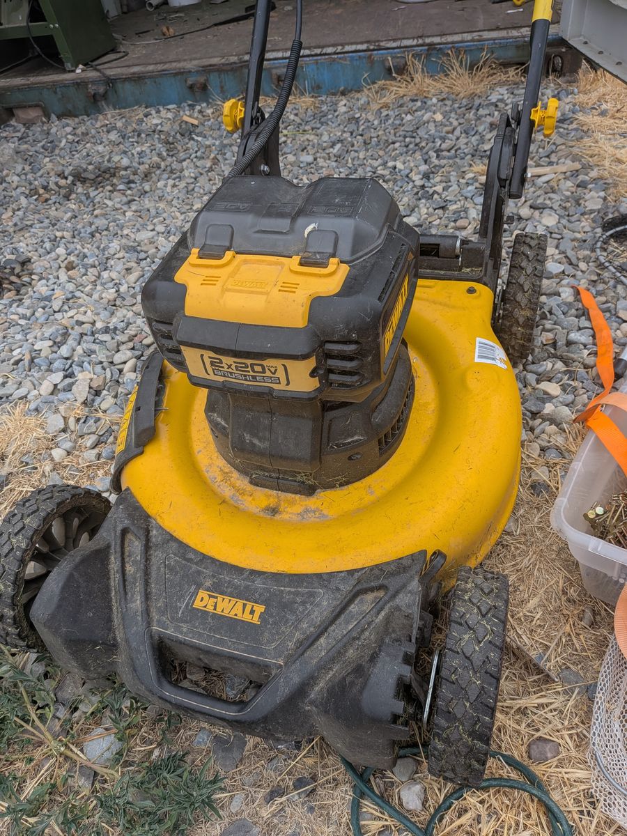 DEWALT DCMWP233U2 2x20V MAX Brushless Push Lawn Mower - Used, Battery-Powered