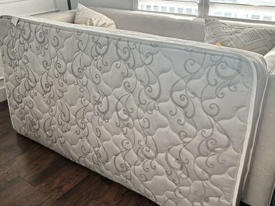Used Twin Mattress 6 in