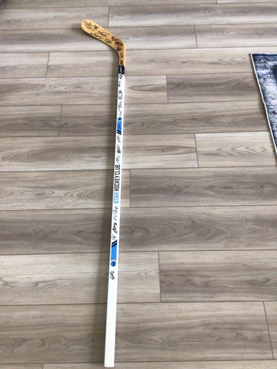 ‘24-‘25 team signed Utah mammoth hockey stick 