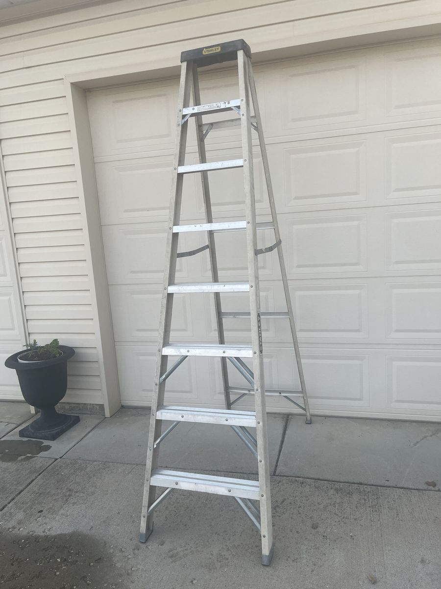 8 Foot Stanley  Step Ladder