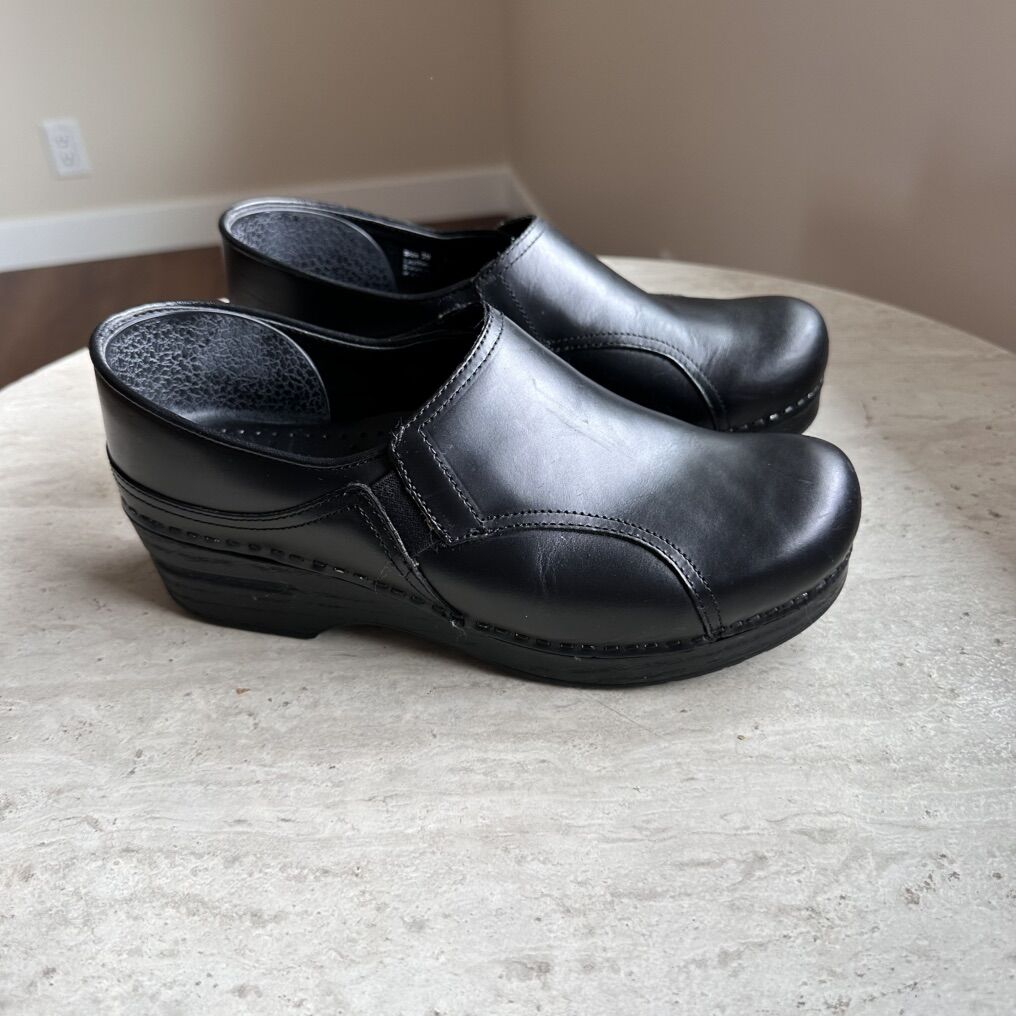 Dansko Phoebe Black Leather Clogs