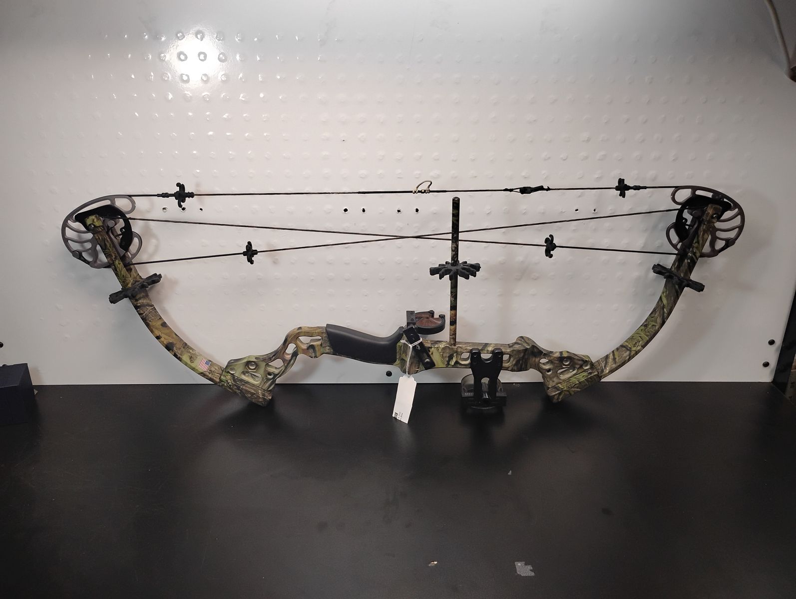 Bowtech TomKat Forgiving Single-Cam Compound Bow