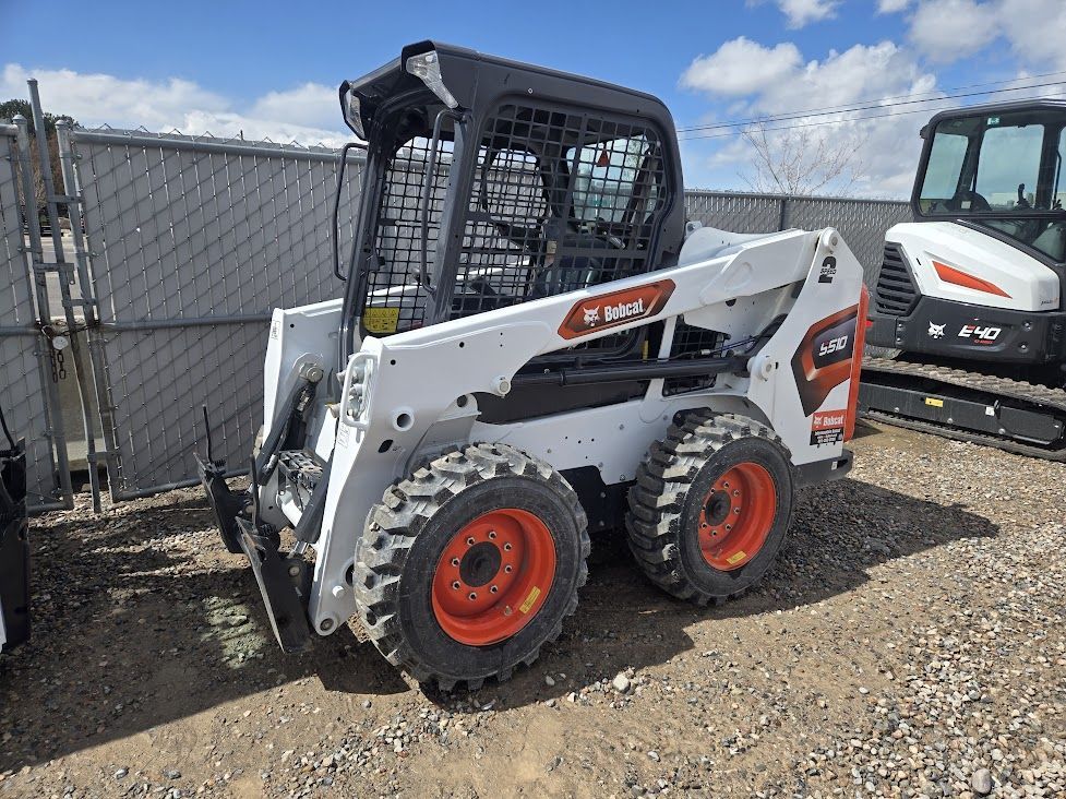 2024 Bobcat T550 Bobcat T550 tracked skid steer / track loader