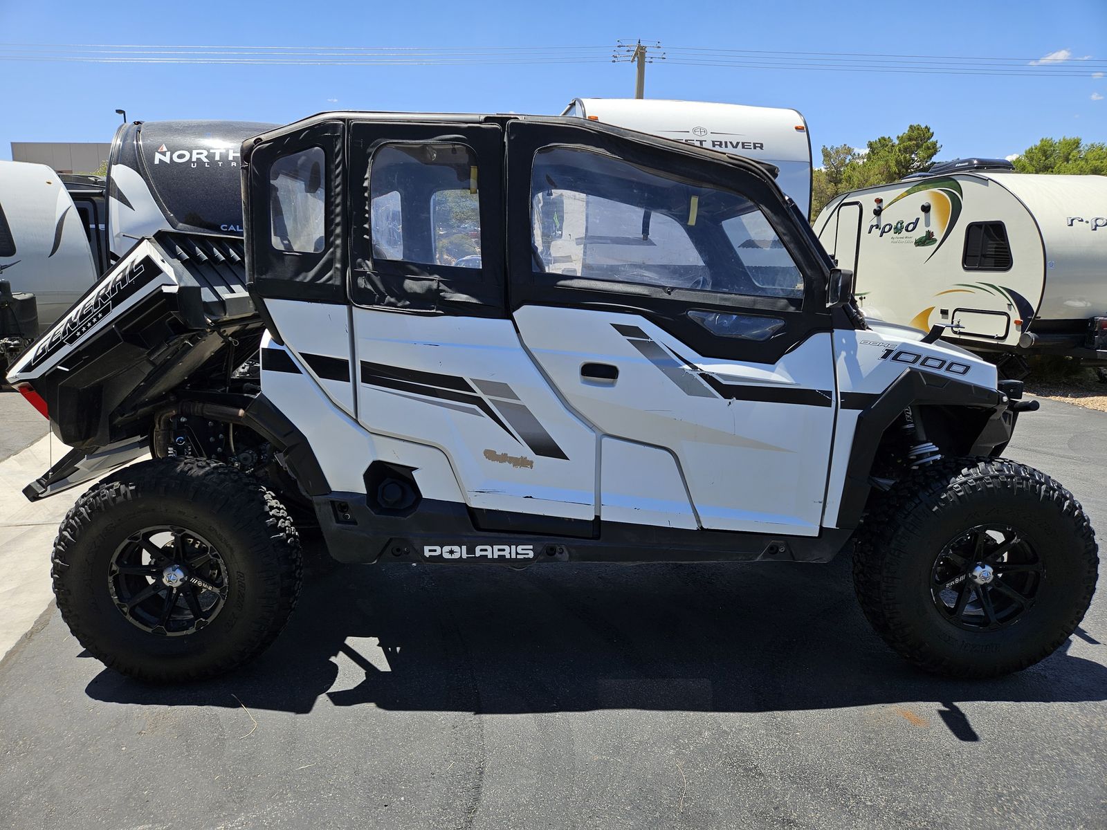 Main image 5