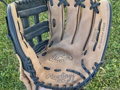 Rawlings 12.75 in. Baseball Glove
