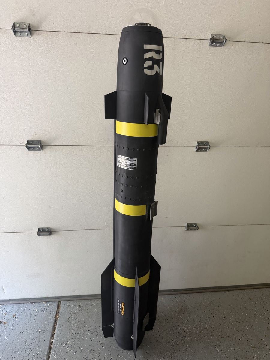 Replica AGM-114 Hellfire Missile (model)
