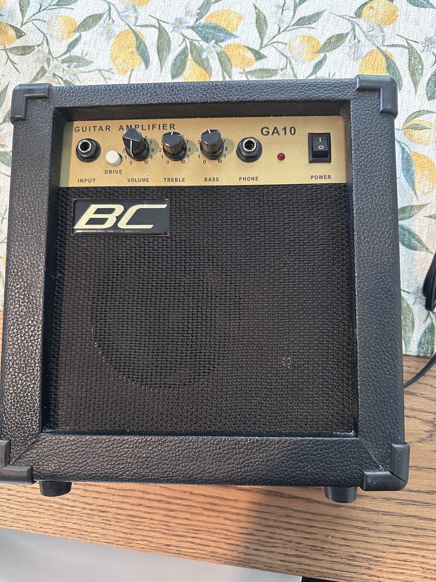 BC GA10 Mini Guitar Amplifier , working condition , like new