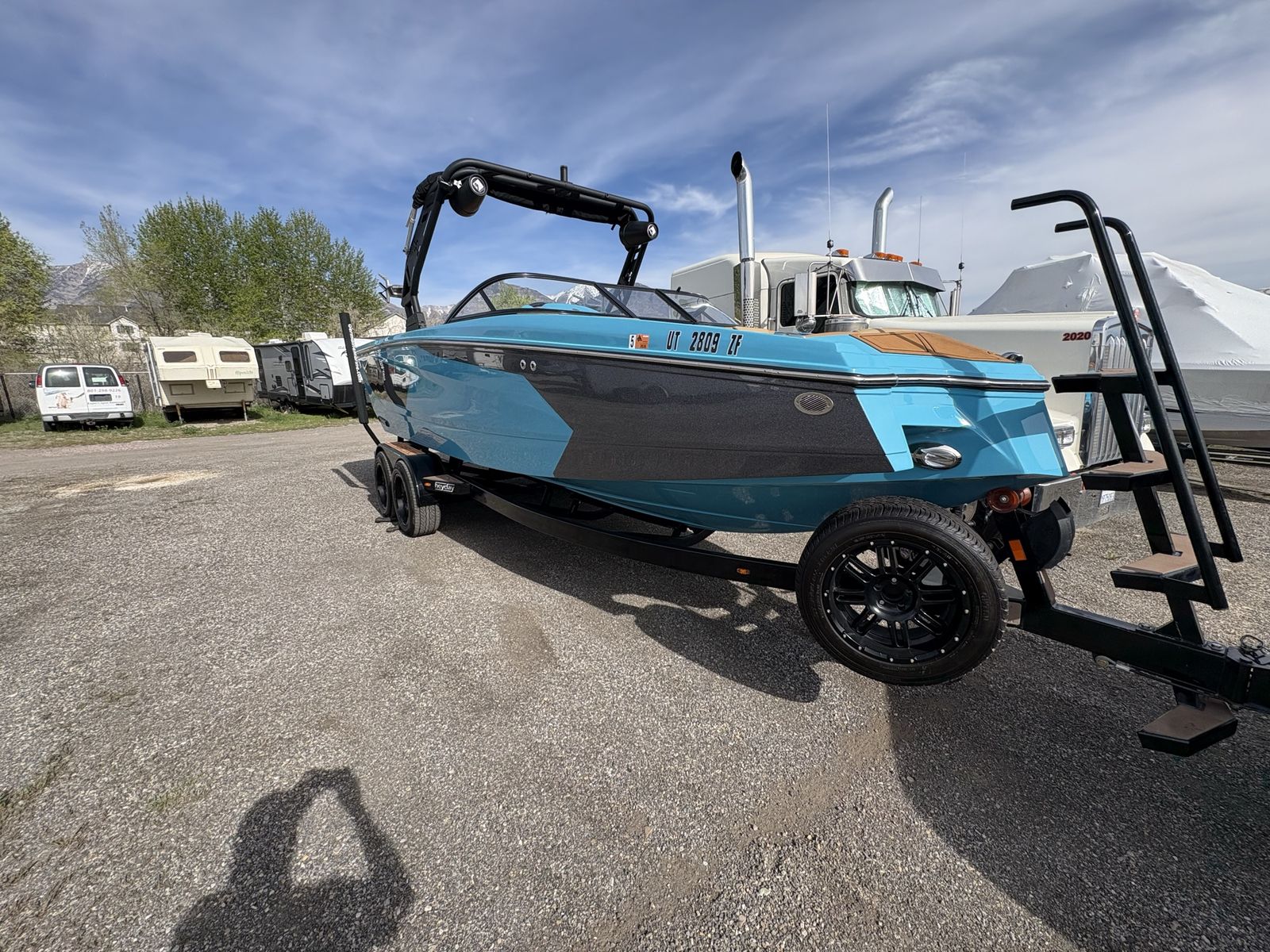 2023 Heyday Surf Boat