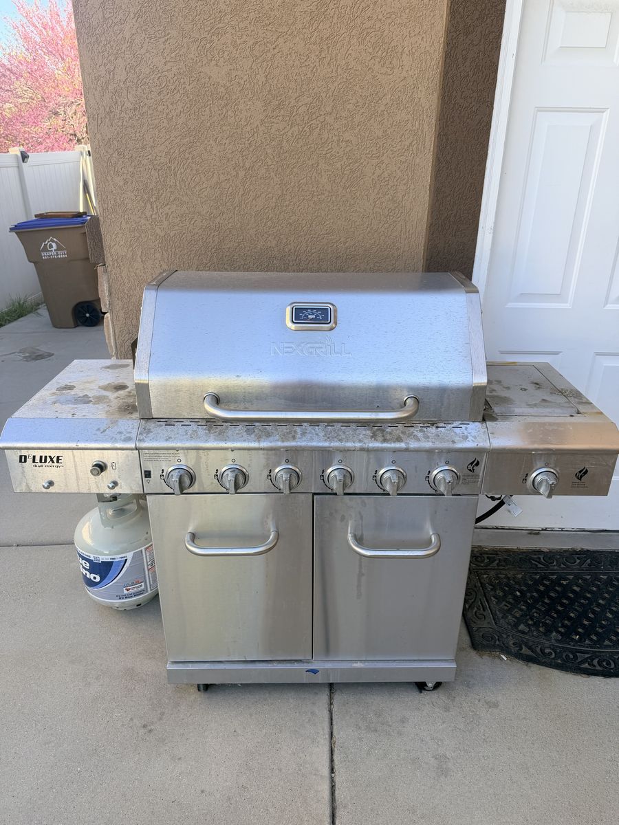 6-Burner Propane Grill with 2 tanks