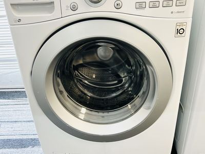 LG ultra capacity 4.5 Cu ft washing machine
