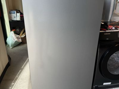 New scratch and dent Hisense 17 cu. ft. Upright Freezer