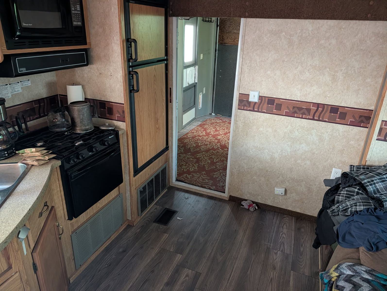 Main image 6