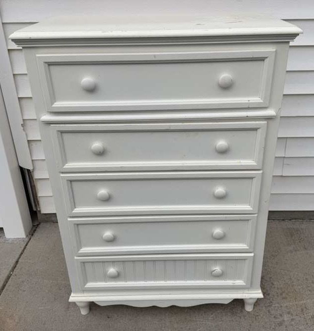 Adorable dresser