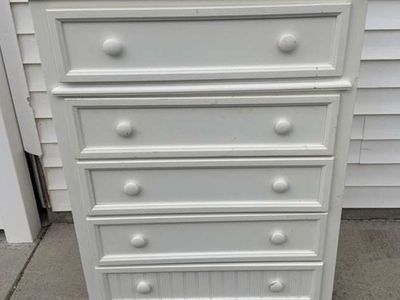 Adorable dresser