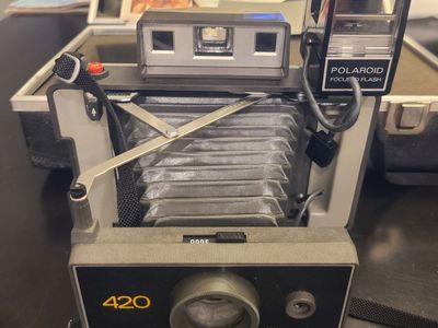 Vintage Polaroid 420 Automatic Land Camera