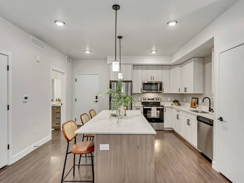 ️ Lease Takeover — 1BD Apt in Sugarhouse (2100S 2100E) | $1,836.95/mo ALL-IN | NO DEPOSIT
