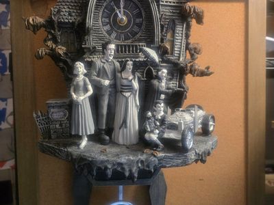 Bradford Exchange The Munster Family Clock