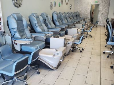 Pedicure chair and Nails Table for sale