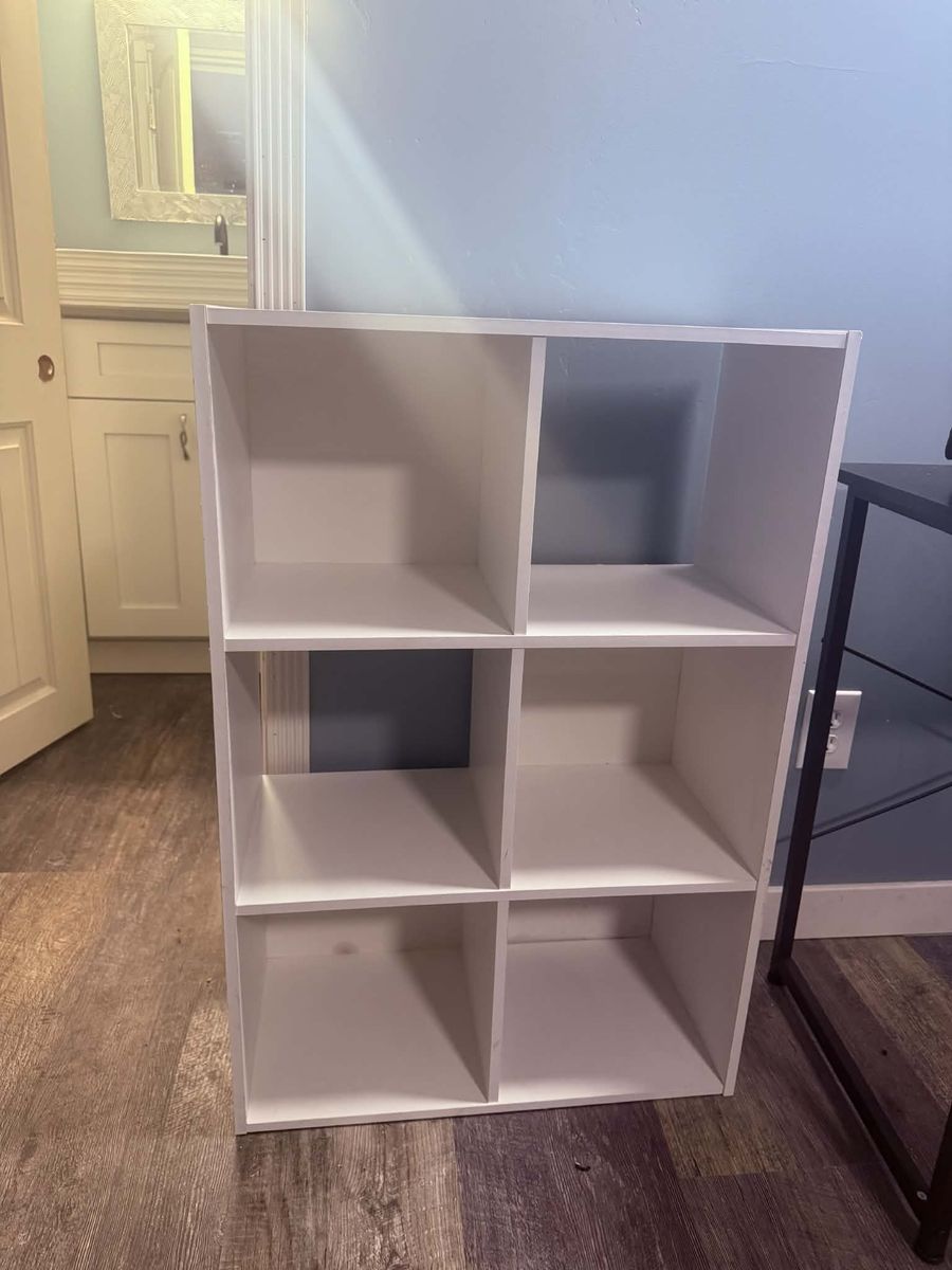 White Cube Storage Shelf (2x3) – Like New