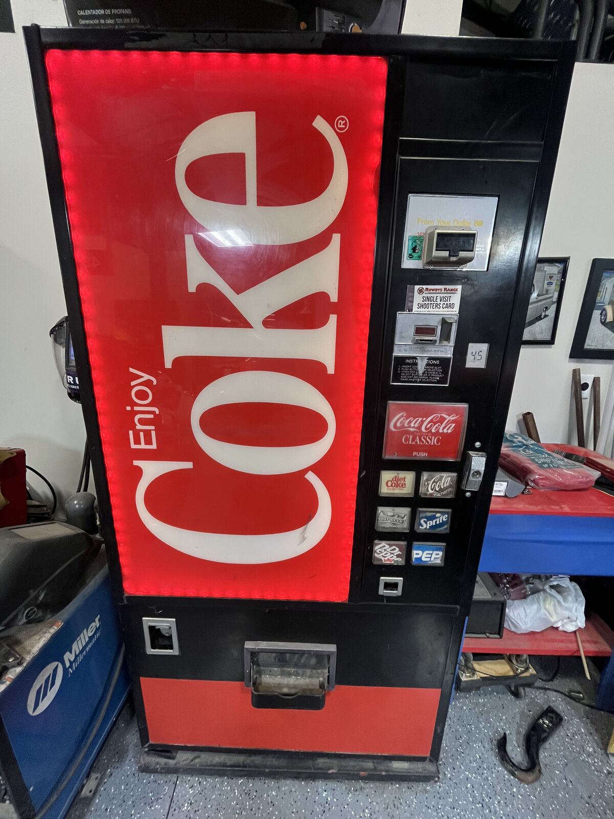 GUN SAFE vending machine