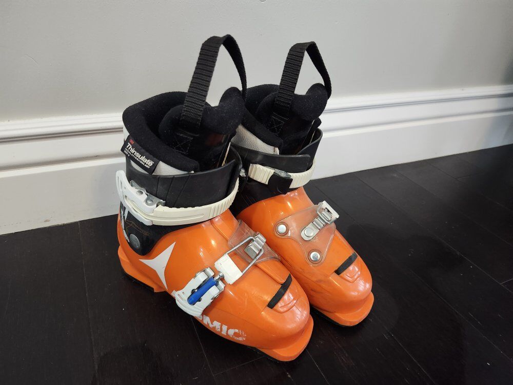 Kids Atomic Ski Boots, 20 to 20.5 size, 247mm