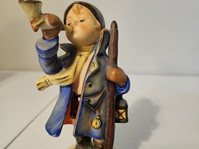 Goebel Hummel "Hear Ye, Hear Ye" figurine