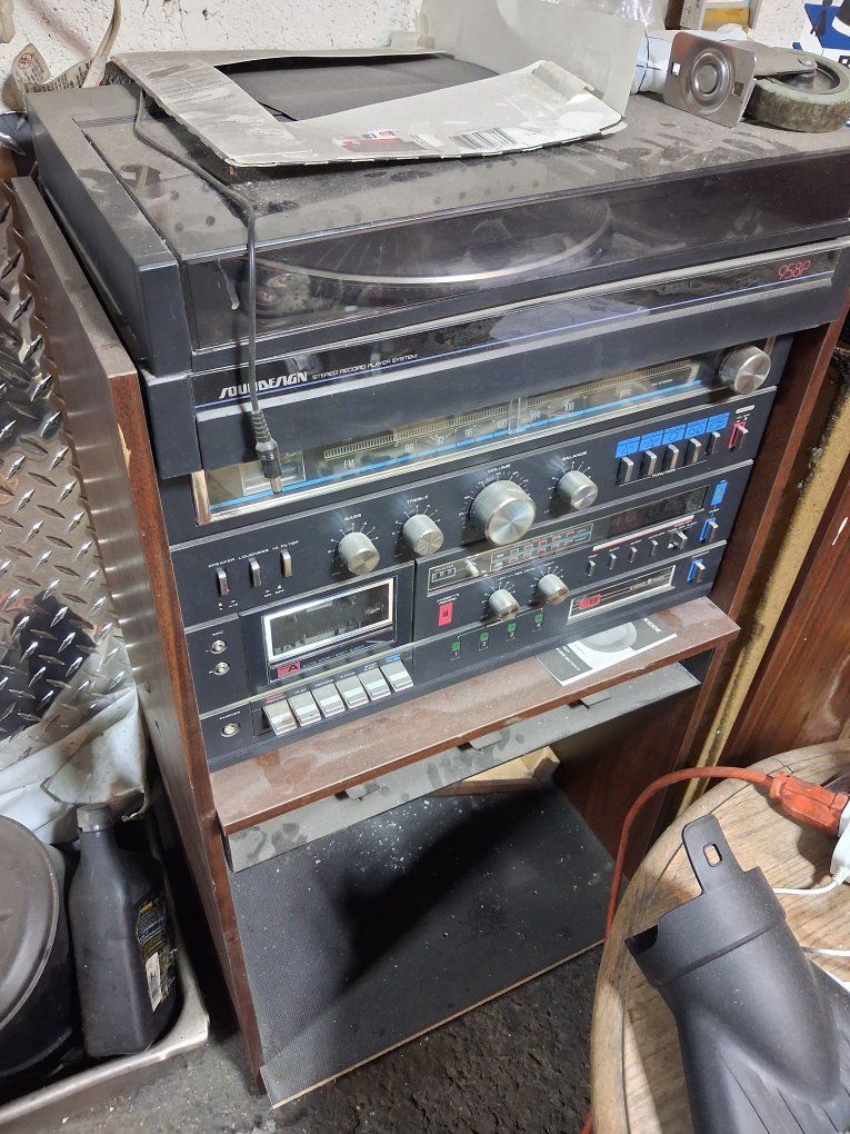 Vintage Soundesign 958P Stereo Turntable System with Cassette & Speakers