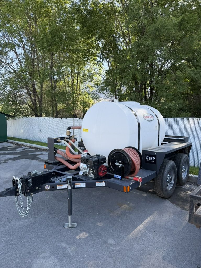 600 Gallon Water Trailer for Rent. Pump and Hose