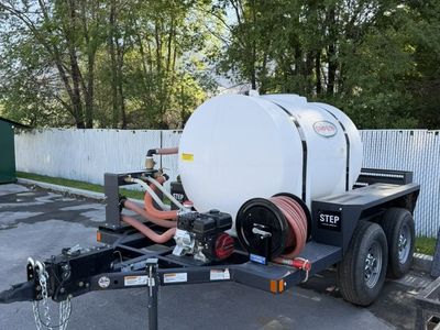 600 Gallon Water Trailer for Rent. Pump and Hose