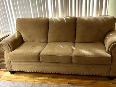 Beautiful Couch $100