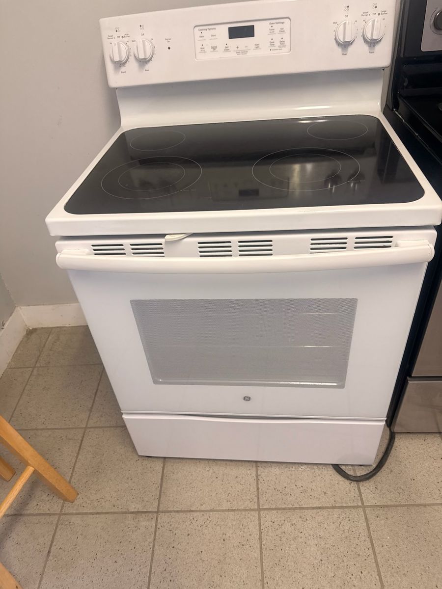 GE White Electric Range Stove with Smooth Glass Cooktop